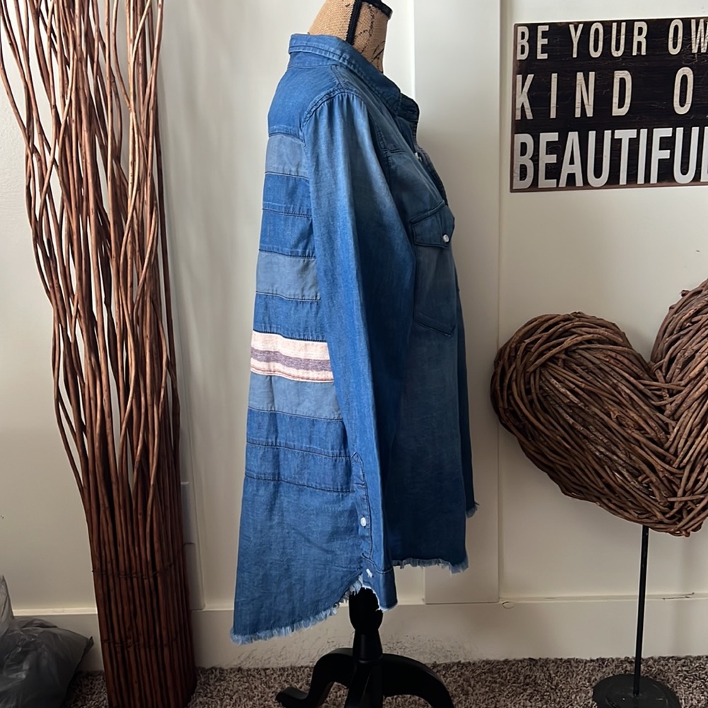 Artisan De Luxe Denim Shirt W/Frayed Hem And Striped Back